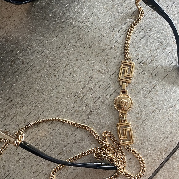 Authentic Versace sunglasses with the chain - Picture 6 of 8
